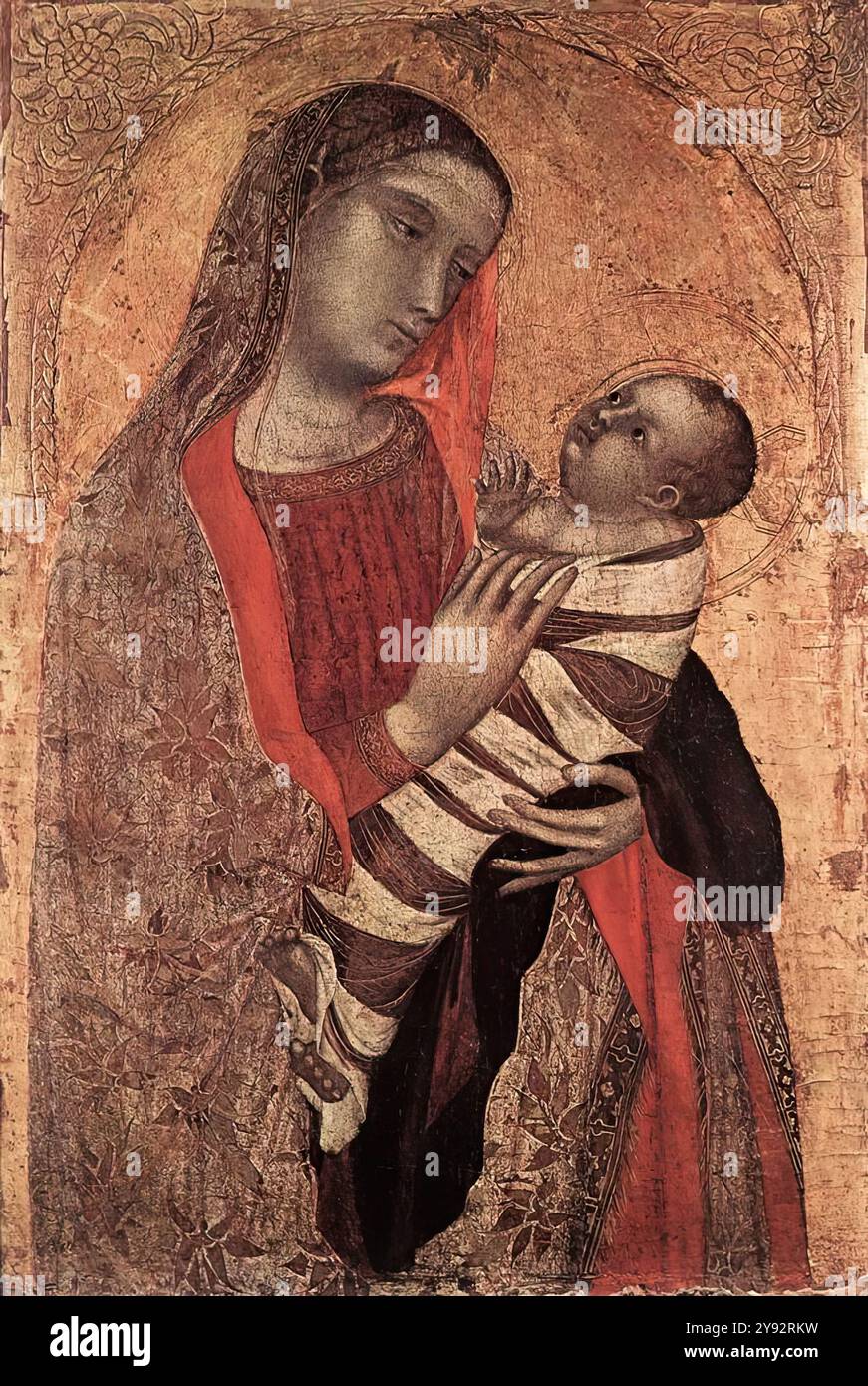 LORENZETTI, Ambrogio (* ca. 1290, Siena, d. 1348, Siena) Madonna und Kind 1340-45 Tempera auf Platte, 85 x 57 cm Pinacoteca di Brera, Milan Ambrogio Lorenzetti entwarf Giottos rigorose Konstruktion und prägnante Modellierung zugunsten von offenen Räumen, breiten Volumina, fließender Zusammensetzung und einer Farbpalette mit vielen Abstufungen. Im Gegensatz zu Giottos Praxis führte er subtile psychologische Effekte ein. Beachten Sie in diesem Gemälde die Intensität, mit der Mutter und Kind einander schauen. Die Jungfrau hält das Kind mit einer solchen Delikatesse, dass aus realistischer Sicht das Abendessen Stockfoto