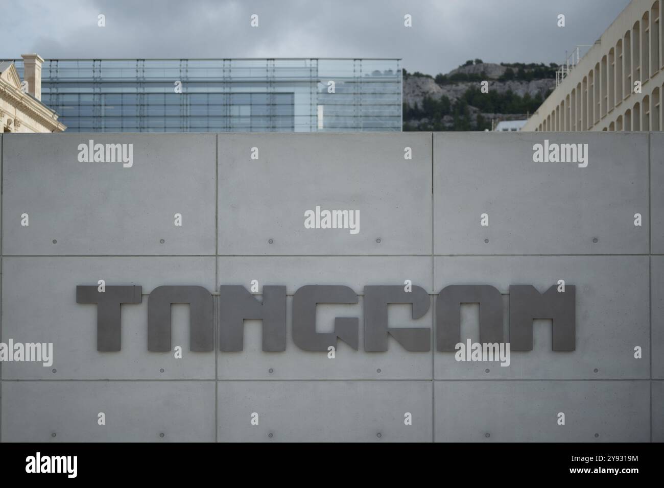 Marseille, Frankreich. Oktober 2024. Das Bürogebäude von TANGRAM, dem Ausbildungszentrum von CMA CGM in Marseille, Frankreich, am 07. Oktober 2024. Clara Chappaz, Staatssekretärin beim Minister für Hochschulbildung und Forschung, zuständig für Künstliche Intelligenz und digitale Technologien, besuchte das Zentrum. Foto: Laurent Coust/ABACAPRESS. COM Credit: Abaca Press/Alamy Live News Stockfoto