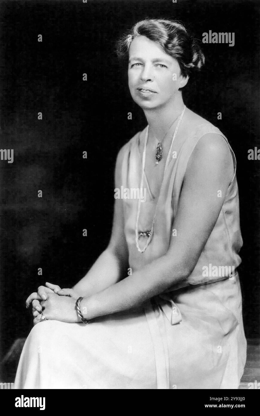 Anna Eleanor Roosevelt (1884–1962), US-amerikanische Politikerin, Diplomatin und Aktivistin. Am längsten dienende First Lady of the United States 1933-1945 als Ehefrau des 32. Präsidenten Franklin D Roosevelt, Porträtfotografie von Underwood & Underwood, 1932 Stockfoto