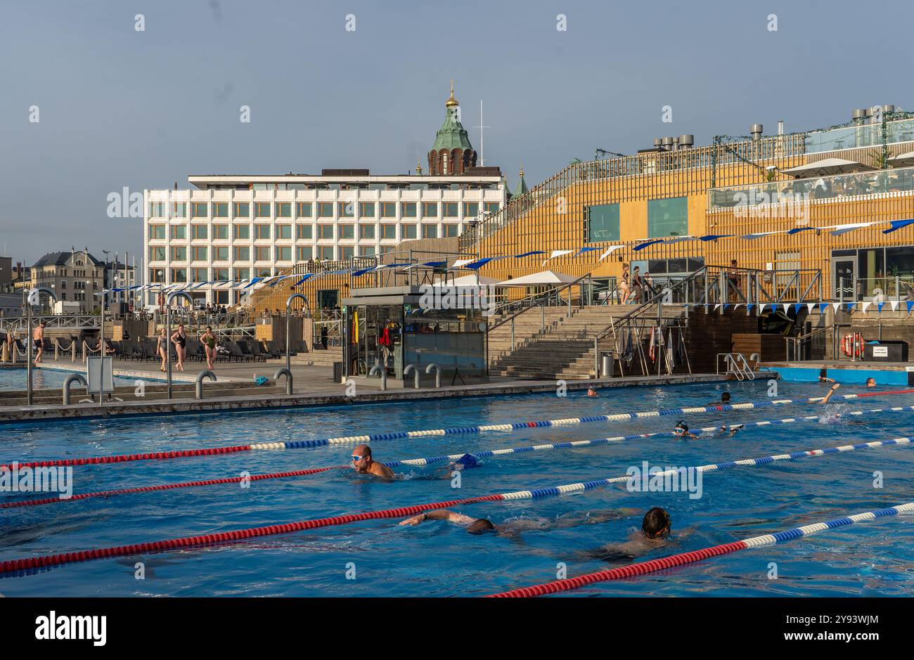 Swimmingpool, Restaurant und Saunakomplex am Hafen in Helsinki, Finnland, Europa Stockfoto