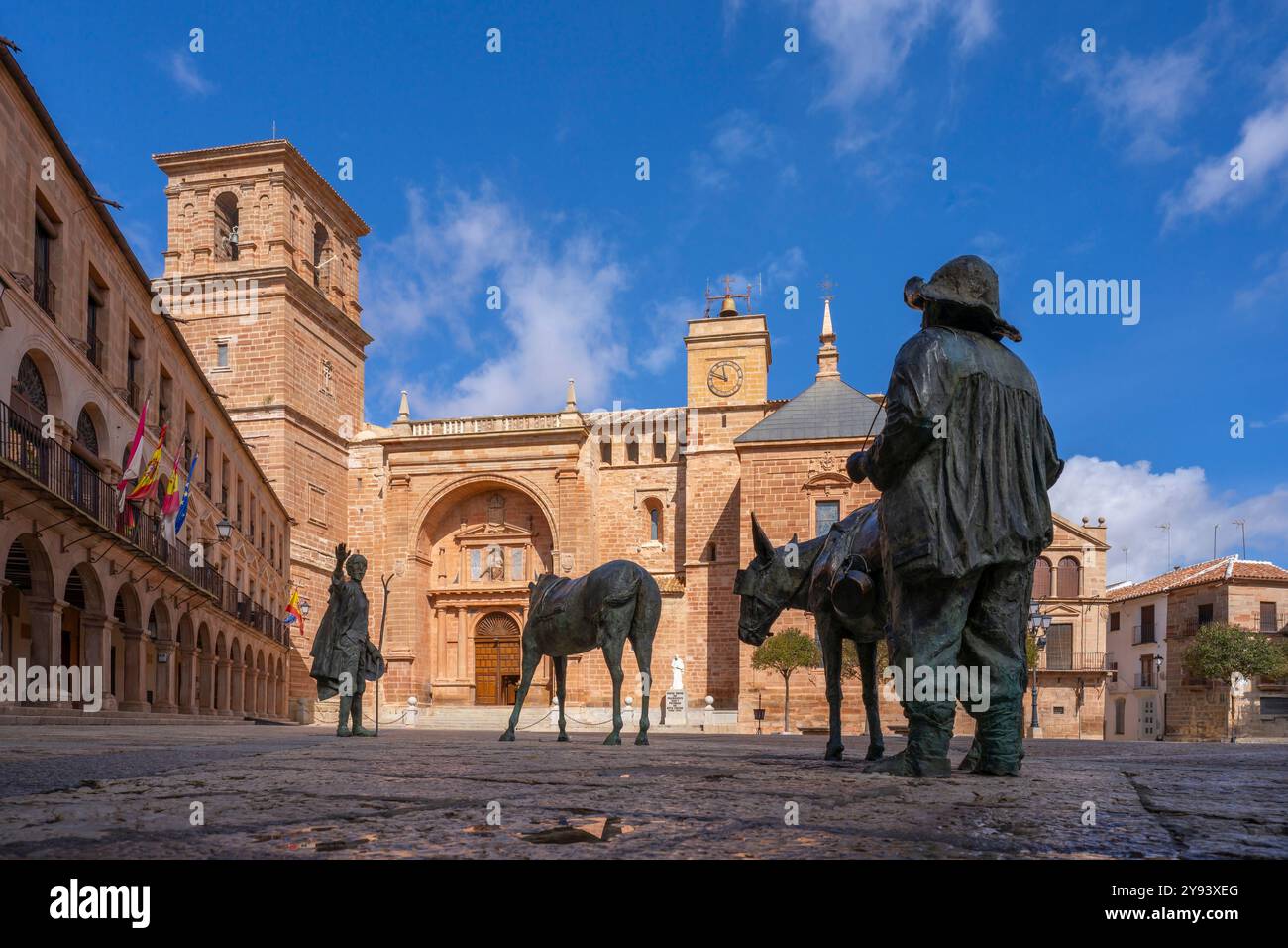 Skulptur von Don Quijote und Sancho Panza, Plaza Mayor, Hauptplatz, Villanueva de los Infantes, Ciudad Real, Castilla-La Mancha, Spanien, Europa Stockfoto