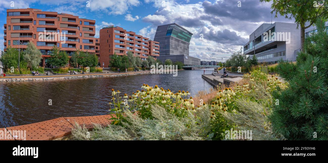 Blick auf das Munch-Museum und das Osloer Opernhaus an einem sonnigen Tag, Oslo, Norwegen, Skandinavien, Europa Stockfoto