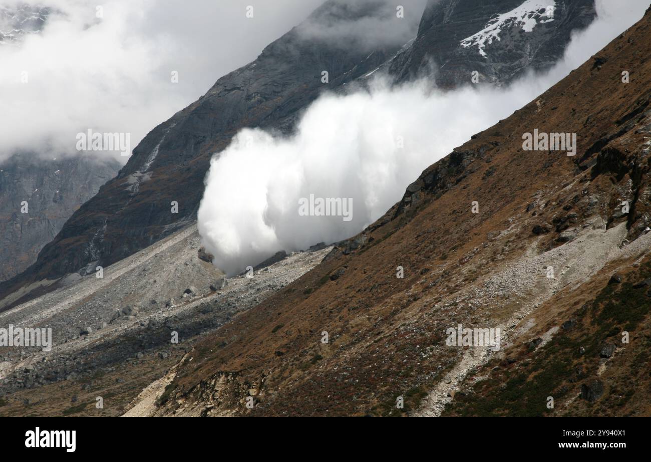 Riesige Lawine, in der Nähe von Tangnag, Khumbu, Himalaya, Nepal, Asien Stockfoto