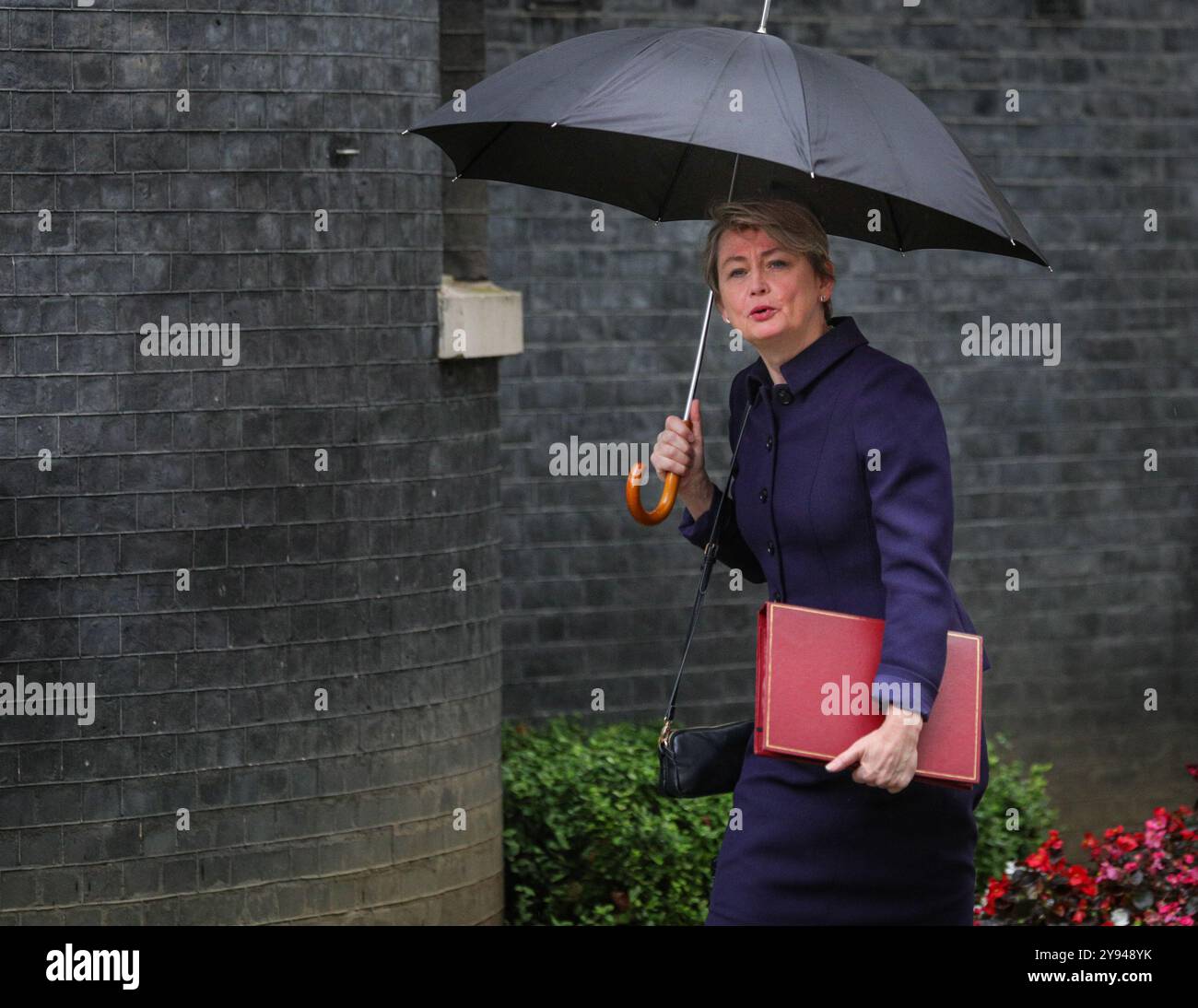 London, Großbritannien. Oktober 2024. Yvette Cooper, Innenministerin, Parlamentsabgeordneter Pontefract Castleford und Knottingley. Die Minister nehmen an der ersten Kabinettssitzung nach der Parteikonferenz in der Downing Street, London, Teil. Quelle: Imageplotter/Alamy Live News Stockfoto