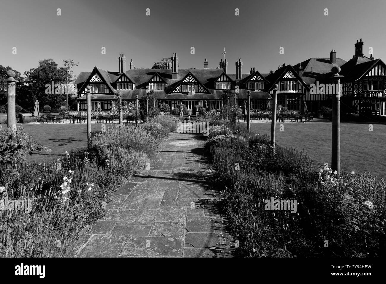 Das Petwood Hotel und die Gärten, die von der RAF als Offiziersmänner im 2. Weltkrieg genutzt wurden. Woodhall Spa, Lincolnshire, England Stockfoto