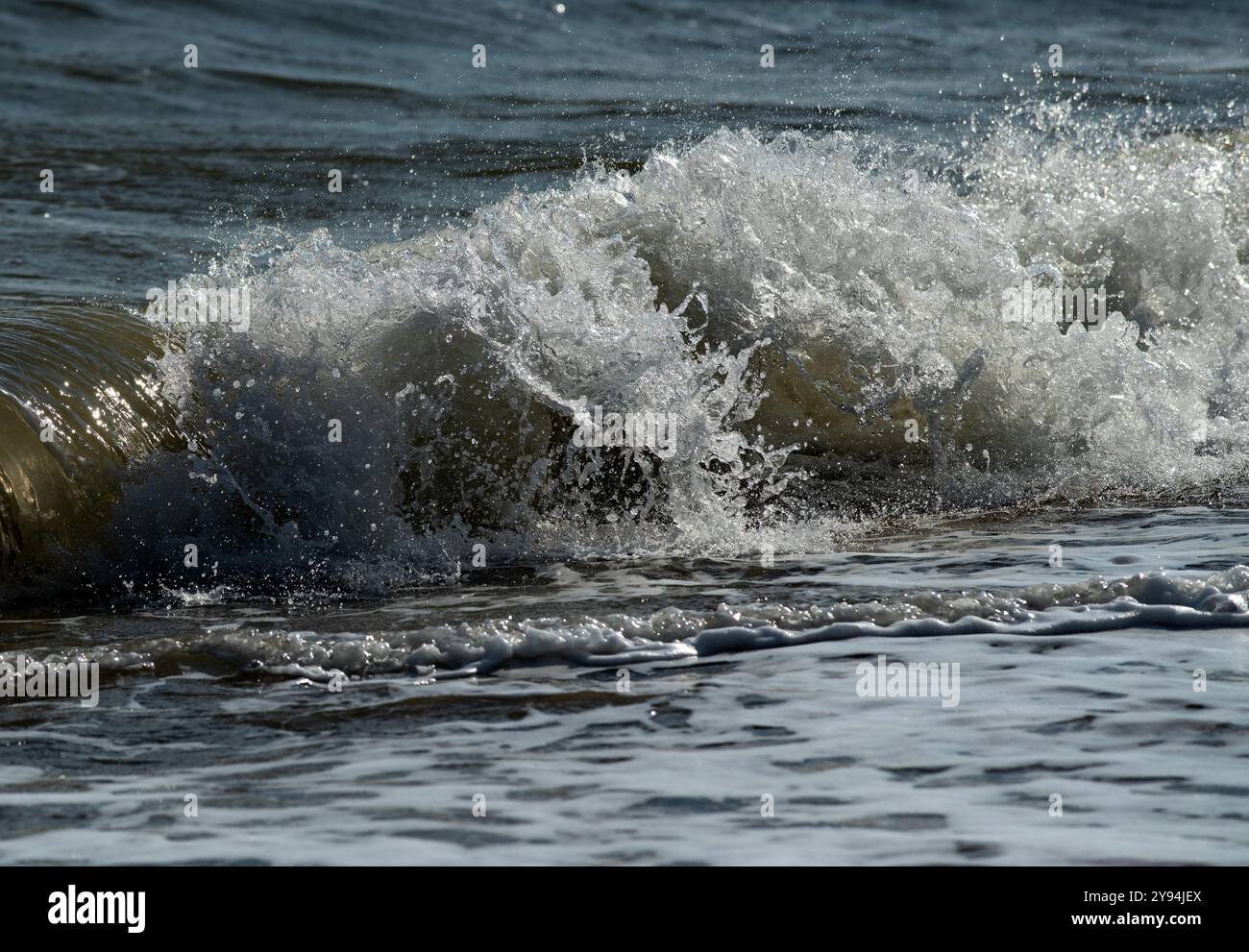 Dunwich Beach Waves and Surf, Oktober 2024 Stockfoto