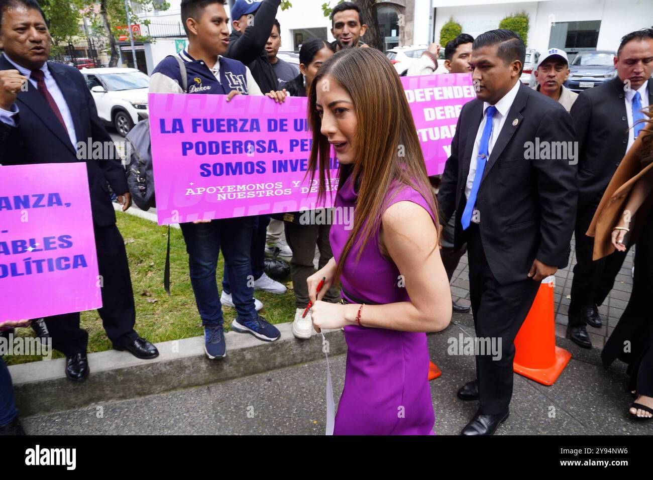 LUCIA JARAMILLO TCE Quito 8. Oktober 2024 die Abgeordnete Lucia Jaramillo tritt bei TCE für die Anhörung zur Beschwerde gegen geschlechtsspezifische Gewalt gegen den Bürgermeister von Guayaquil Alquiles Alvarez API DANIEL MOLINEROS Quito Pichincha Ecuador POL LUCIAJARAMILLOTCE c8e52ab0bc1239398de4ed91931e5d7f ein Copyright: XDanielosx MolxMolxosx Stockfoto