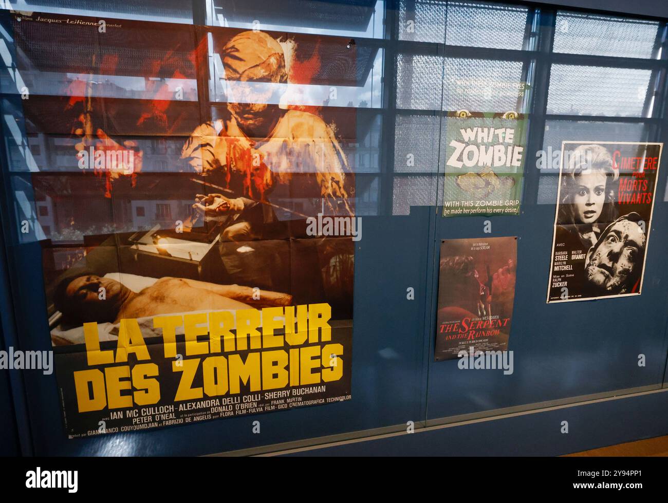 AUSSTELLUNG ZOMBIES TOD IST NICHT DAS ENDE? QUAI BRANLY MUSEUM PARIS Stockfoto