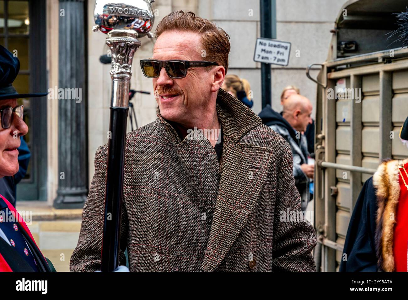 Hollywood-Schauspieler Damian Lewis sprach mit Würdenträgern, bevor er den Annual Sheep Drive über die Southwark Bridge führte. Stockfoto