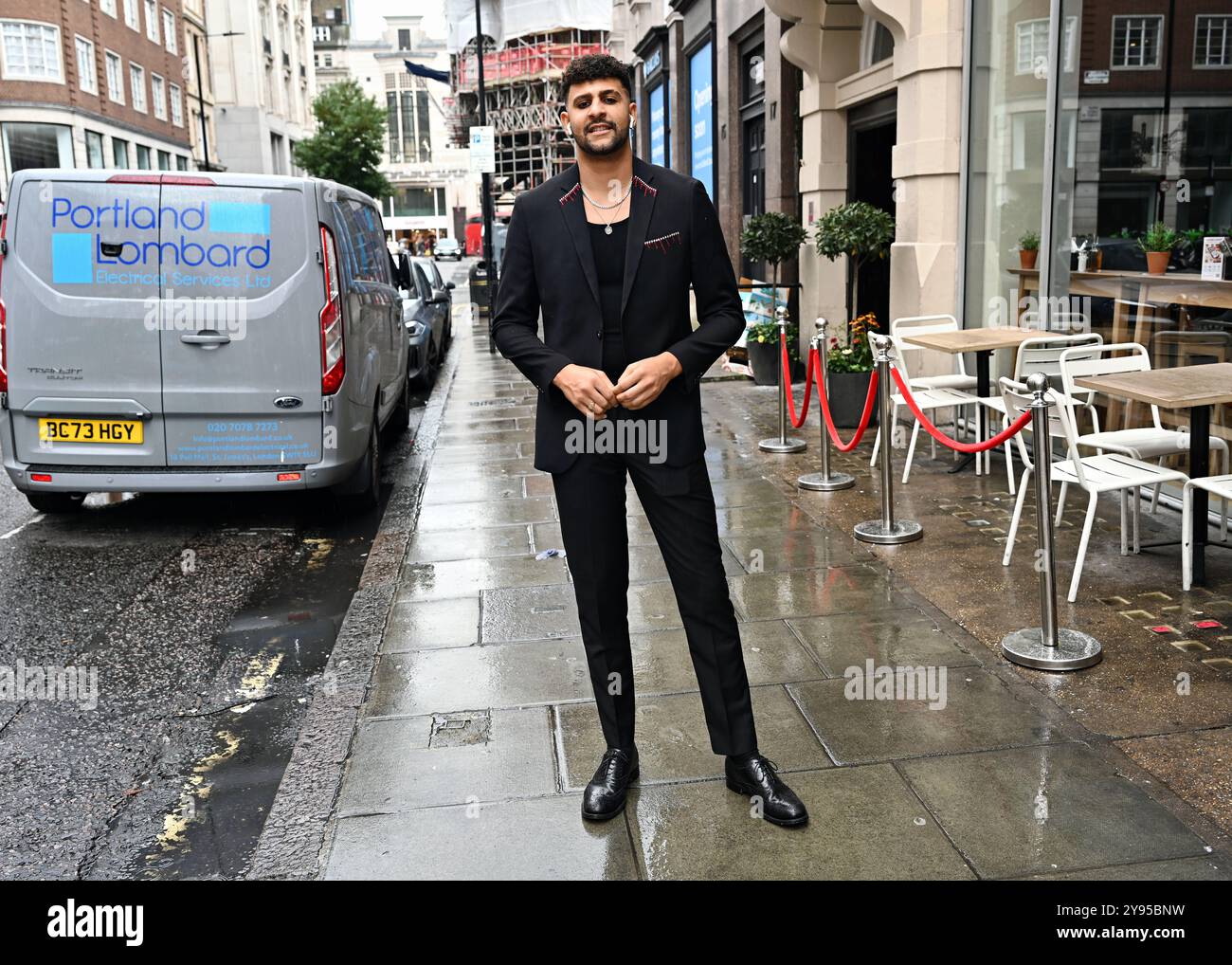 LONDON, GROSSBRITANNIEN. Oktober 2024. Theo Mayne ist ein TV-Persönlichkeits-Cheftrainer, der an der Starboxx PR teilnimmt, organisierte eine Pre-Premiere-Party für „Smile 2“, an der Prominente und Influencer im Vapiano in London, Großbritannien, teilnahmen. (Foto von 李世惠/siehe Li/Picture Capital) Credit: Siehe Li/Picture Capital/Alamy Live News Stockfoto