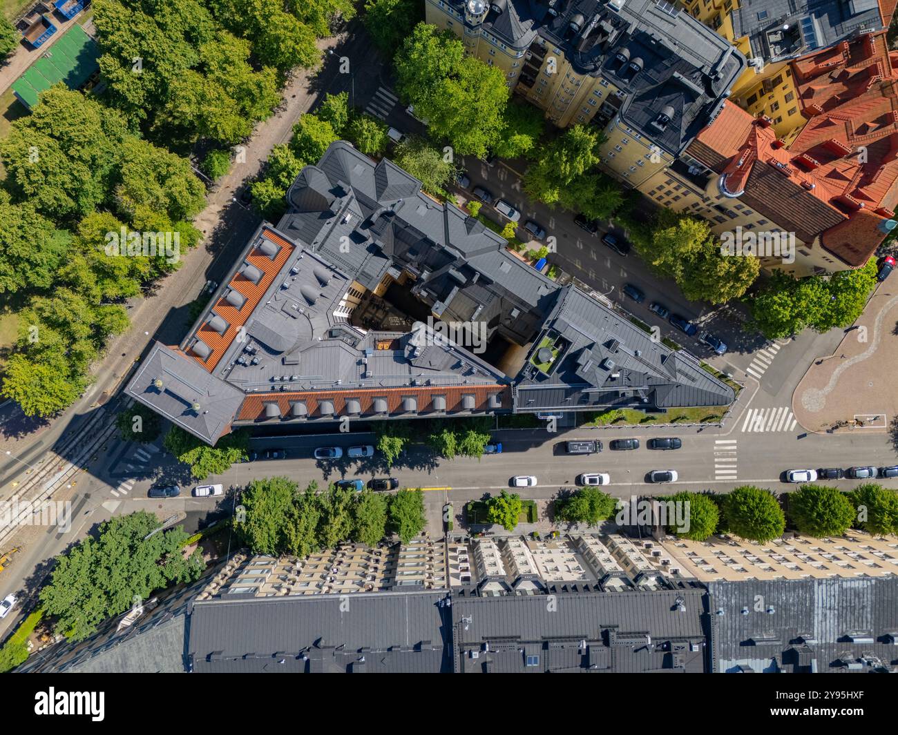 Der Stadtblock von Helsinki mit der lokalen Version des Flatiron-Gebäudes aus der Luft Stockfoto