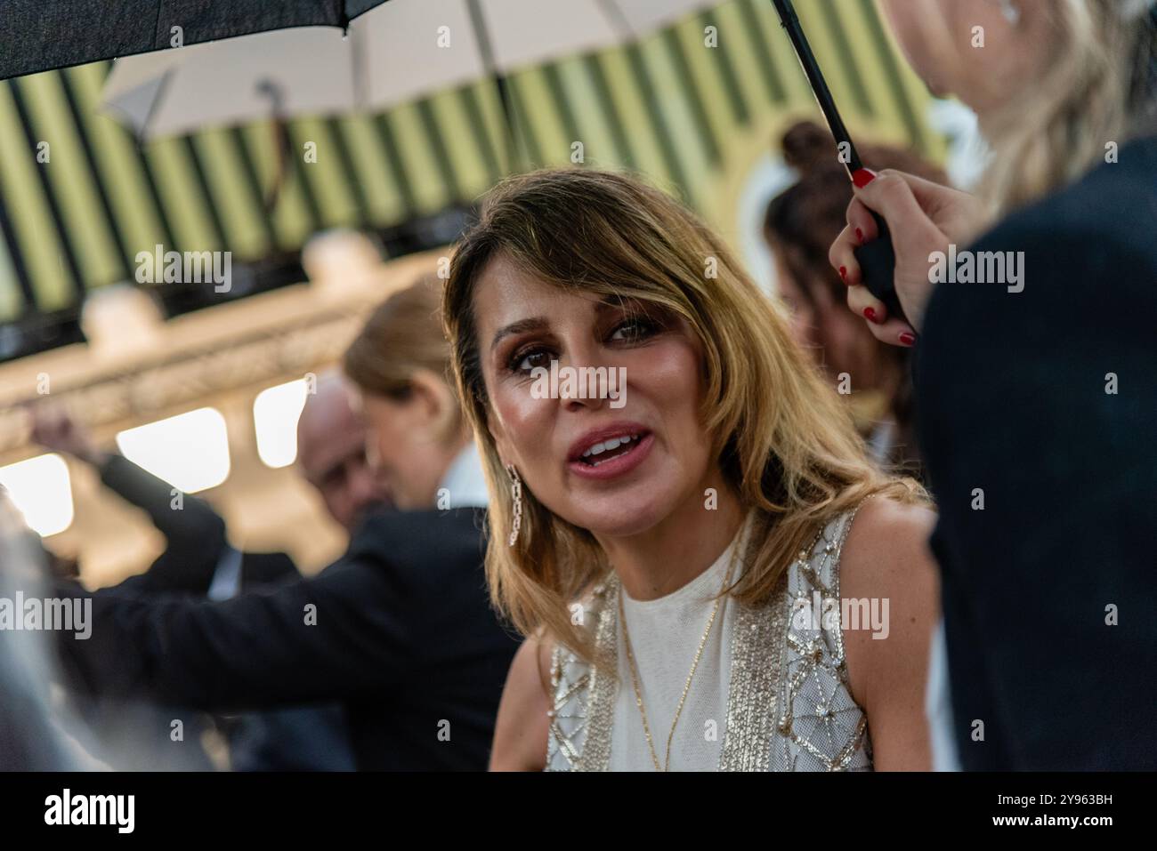 Zürich, Schweiz. Oktober 2024. Alejandra Gere auf dem grünen Teppich zur Uraufführung des Schweizer Dokumentarfilms "Weisheit des Glücks" beim 20. Zürcher Filmfestival. Quelle: Fabienne Koch/Alamy Live News Stockfoto