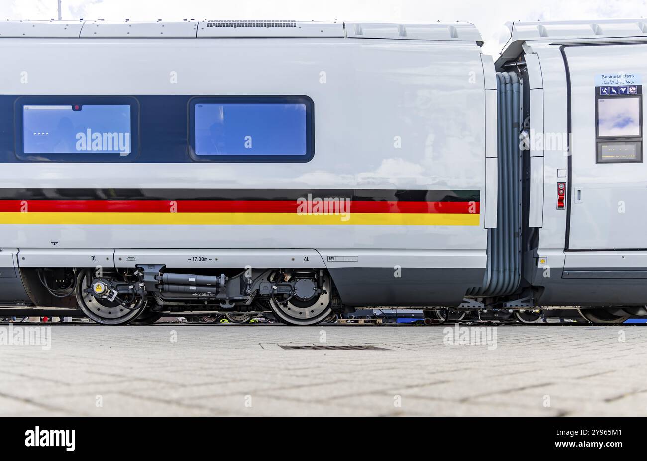 Velaro Egypt von Siemens Mobility. Das Unternehmen stellt den ersten Velaro-Hochgeschwindigkeitszug für Ägypten vor. Entwickelt für den Einsatz in extremen klimatischen und sandigen Bedingungen Stockfoto