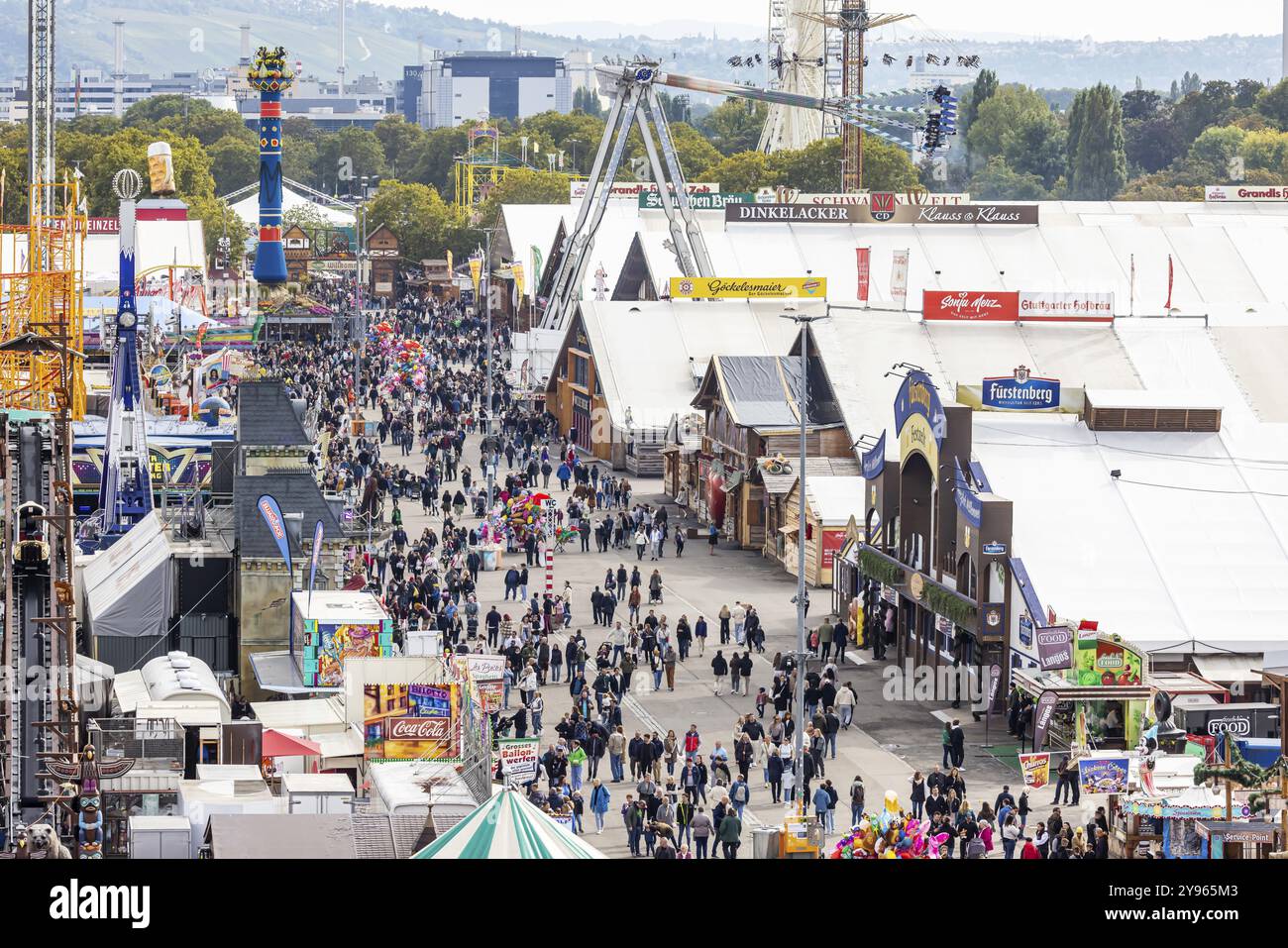 Volksfest in Stuttgart. Das 177. Cannstatter Volksfest am Wasen ist eines der bedeutendsten Volksfeste Deutschlands. Zusätzlich zu Stockfoto
