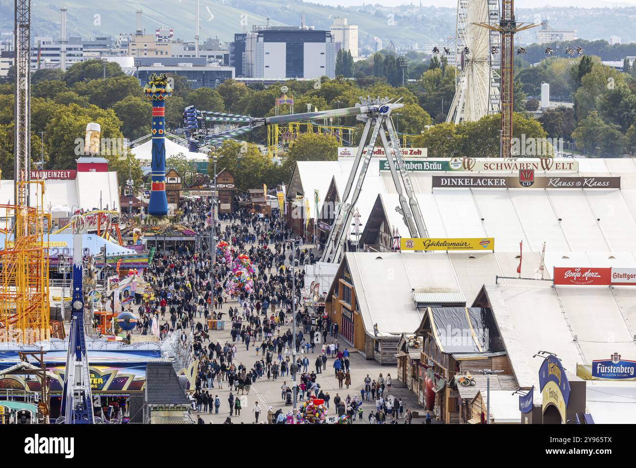 Volksfest in Stuttgart. Das 177. Cannstatter Volksfest am Wasen ist eines der bedeutendsten Volksfeste Deutschlands. Zusätzlich zu Stockfoto