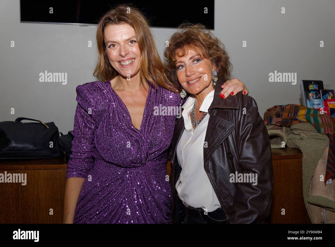 Paris, Frankreich. Oktober 2024. Stephanie Sandoz tritt am 8. Oktober 2024 im Theatre de la Tour Eiffel in Paris auf. Quelle: Bernard Menigault/Alamy Live News Stockfoto