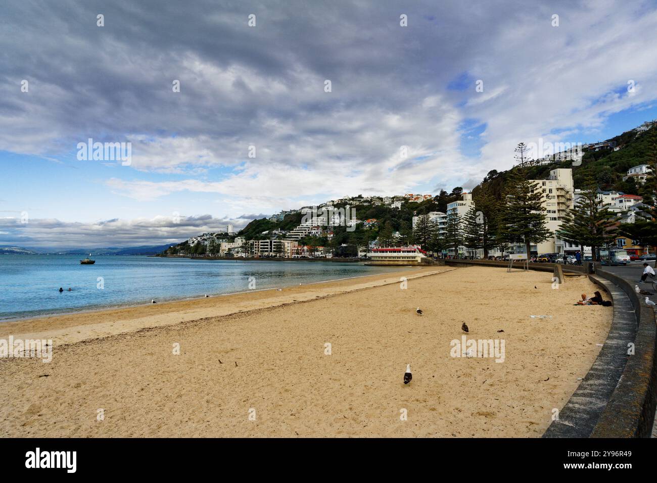 Wellington, Aotearoa / Neuseeland - 4. Februar 2023: Oriental Bay Beach in Wellington, der Hauptstadt Neuseelands. Stockfoto