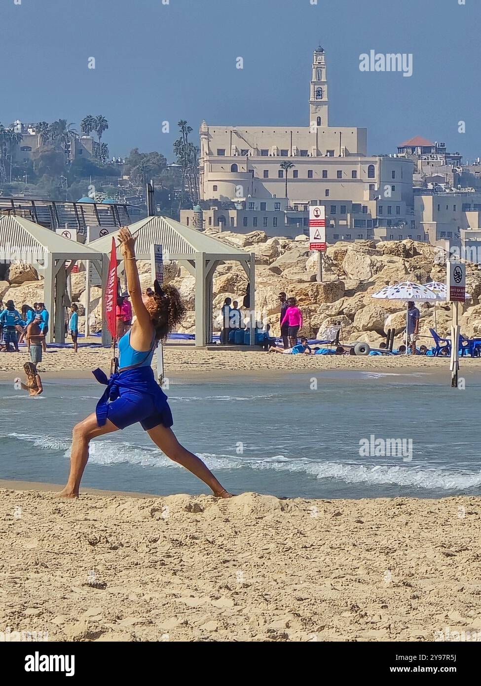 Yoga am Strand. Tel Aviv, Israel. Stockfoto