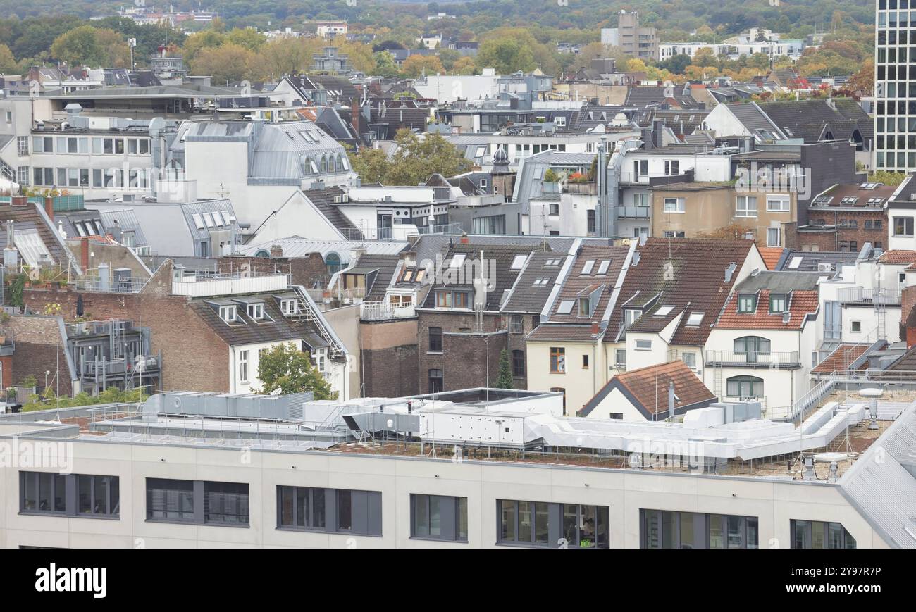 Blick über Köln / Stadtansicht HINWEIS: Kein Model oder Property Release vorhanden eine schriftliche Einwilligung der abgebildeten Personen zu einer Veröffentlichung liegt nicht vor. *** Blick über Köln Stadtansicht HINWEIS keine Modell- oder Eigentumsfreigabe verfügbar von den abgebildeten Personen wurde keine schriftliche Zustimmung zur Veröffentlichung eingeholt Stockfoto