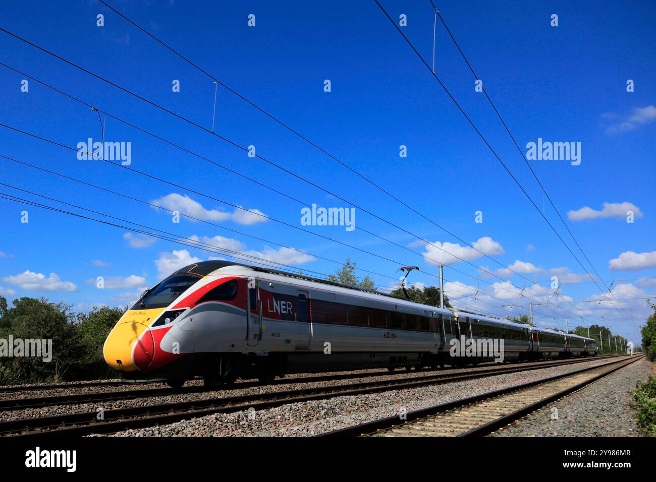 Hull Trains 802301 Amy Johnson, Paragon Train, East Coast Main Line Railway; Stevenage Town, Hertfordshire, England, Großbritannien Stockfoto