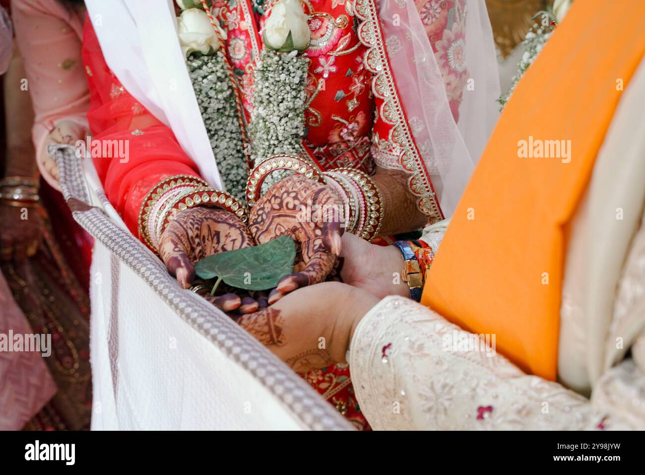 Indische Hochzeitsrituale der Braut und des Bräutigams Stockfoto