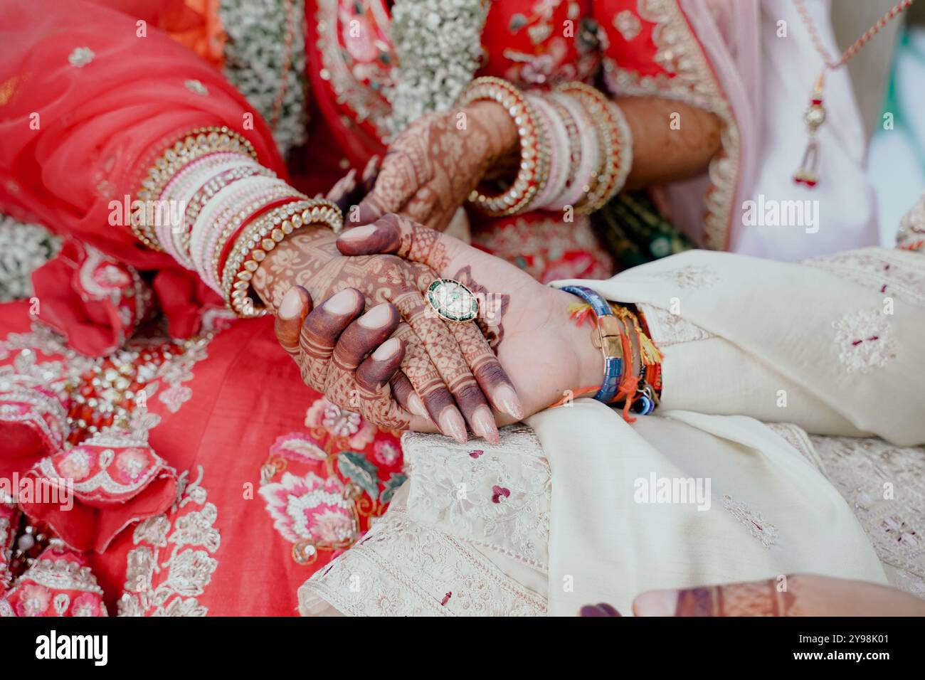 Indische Hochzeitsrituale der Braut und des Bräutigams Stockfoto