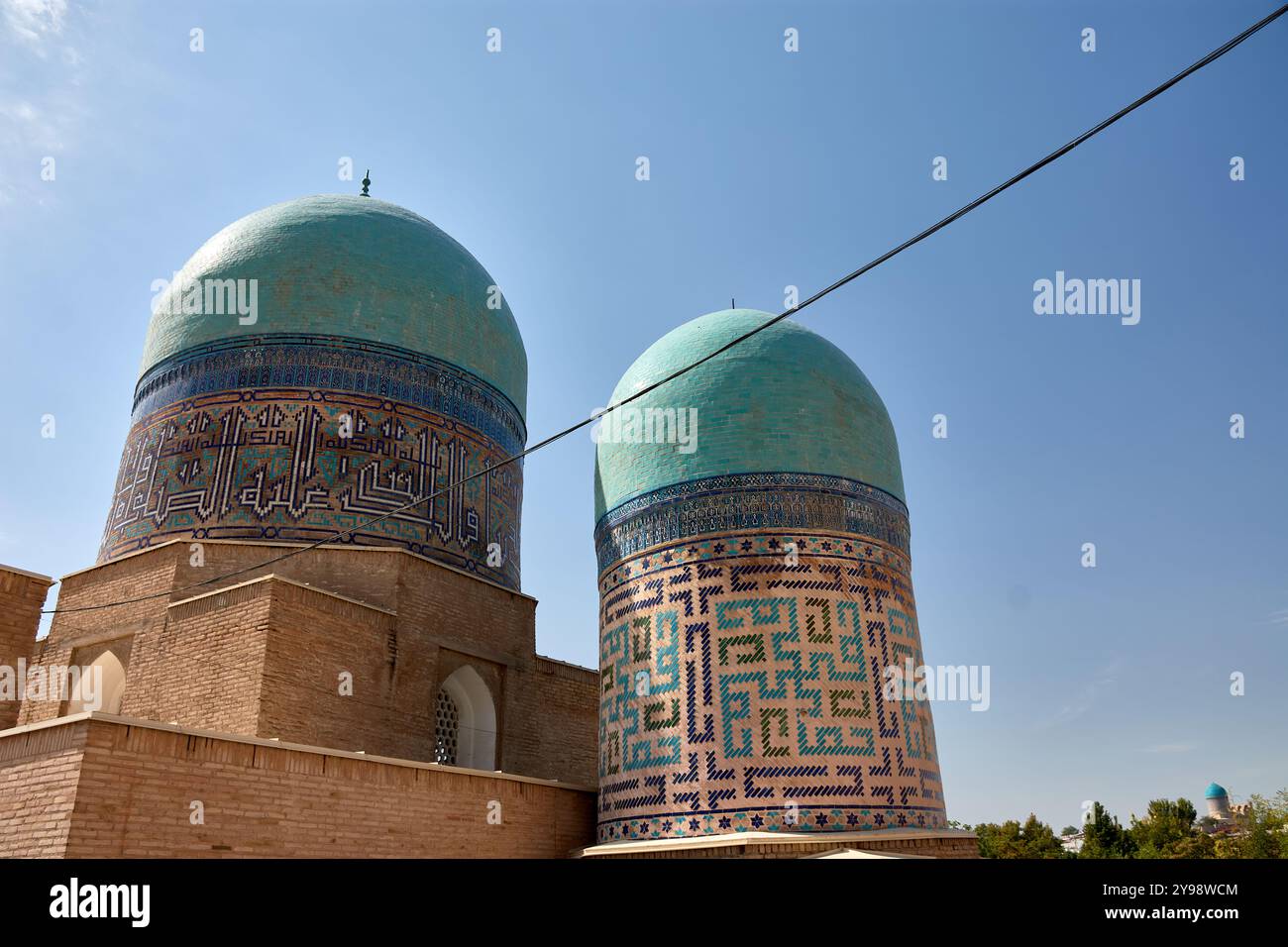 Der Shakhi Zinda Memorial Complex in Samarkand, Usbekistan, ist ein architektonisches Meisterwerk aus der Timuridenzeit. Dieses Foto fängt das atemberaubende ein Stockfoto