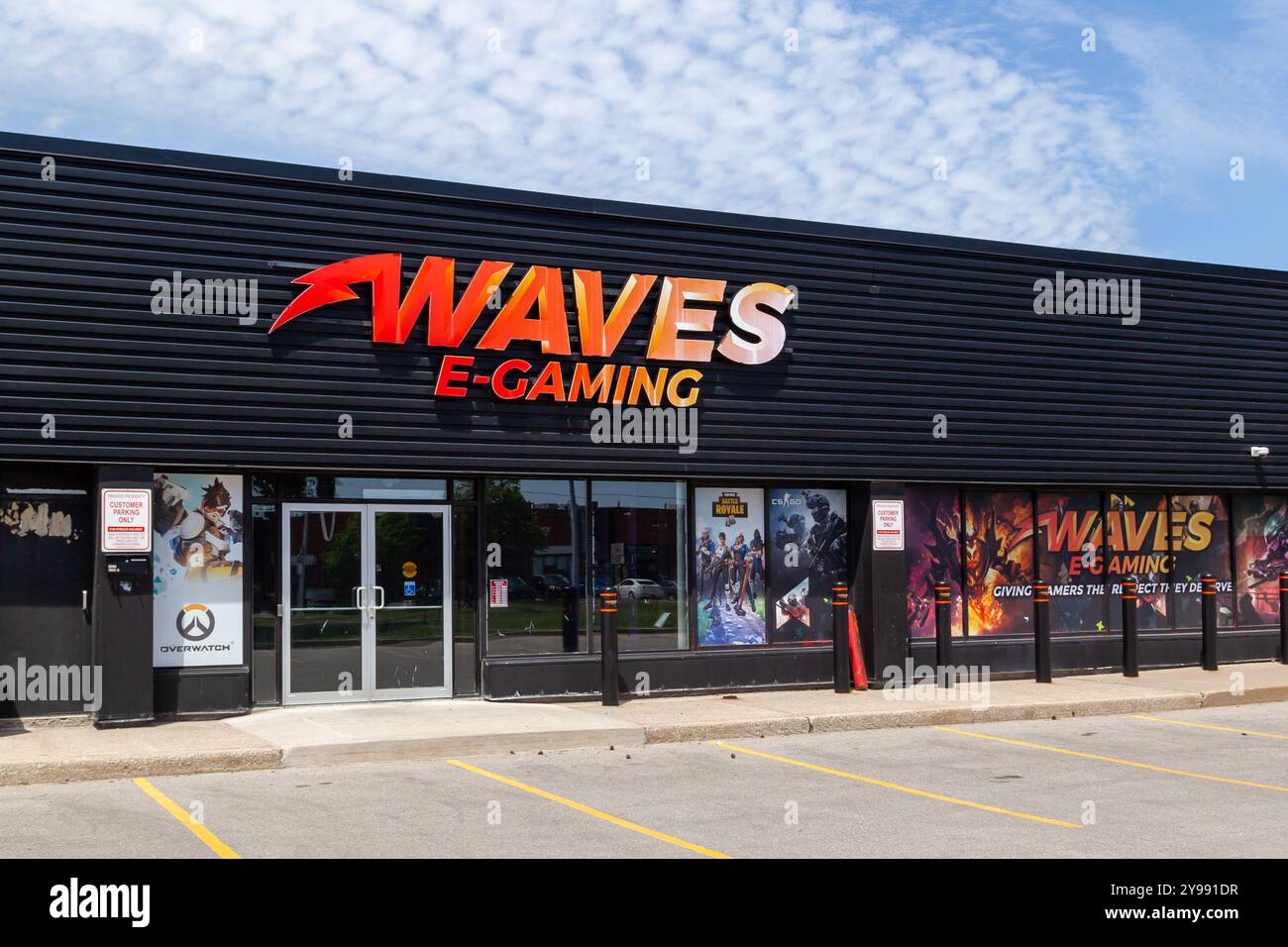 Ein Waves E-Gaming-Geschäft in Toronto. Stockfoto
