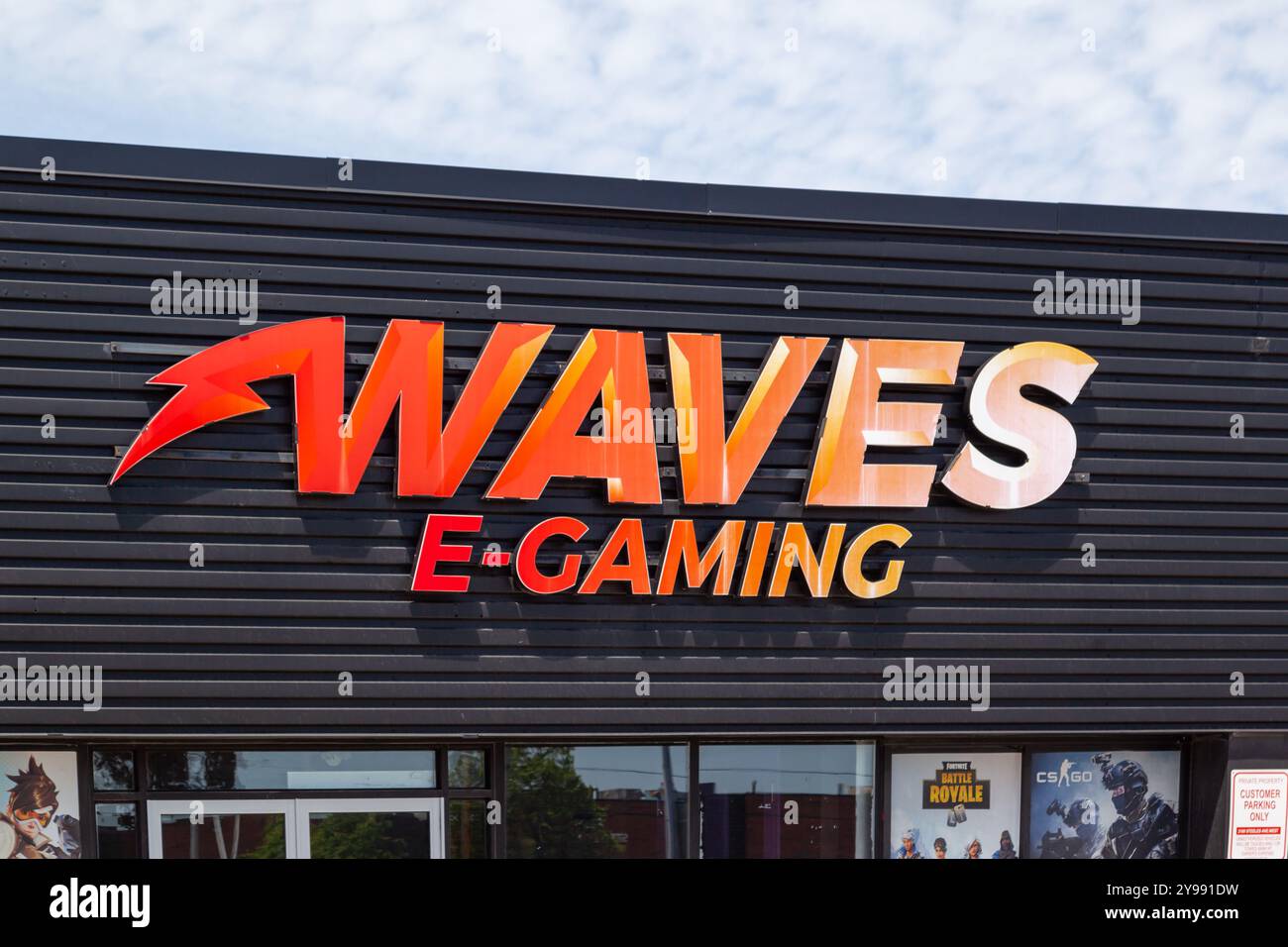 Ein Waves E-Gaming-Geschäft in Toronto. Stockfoto