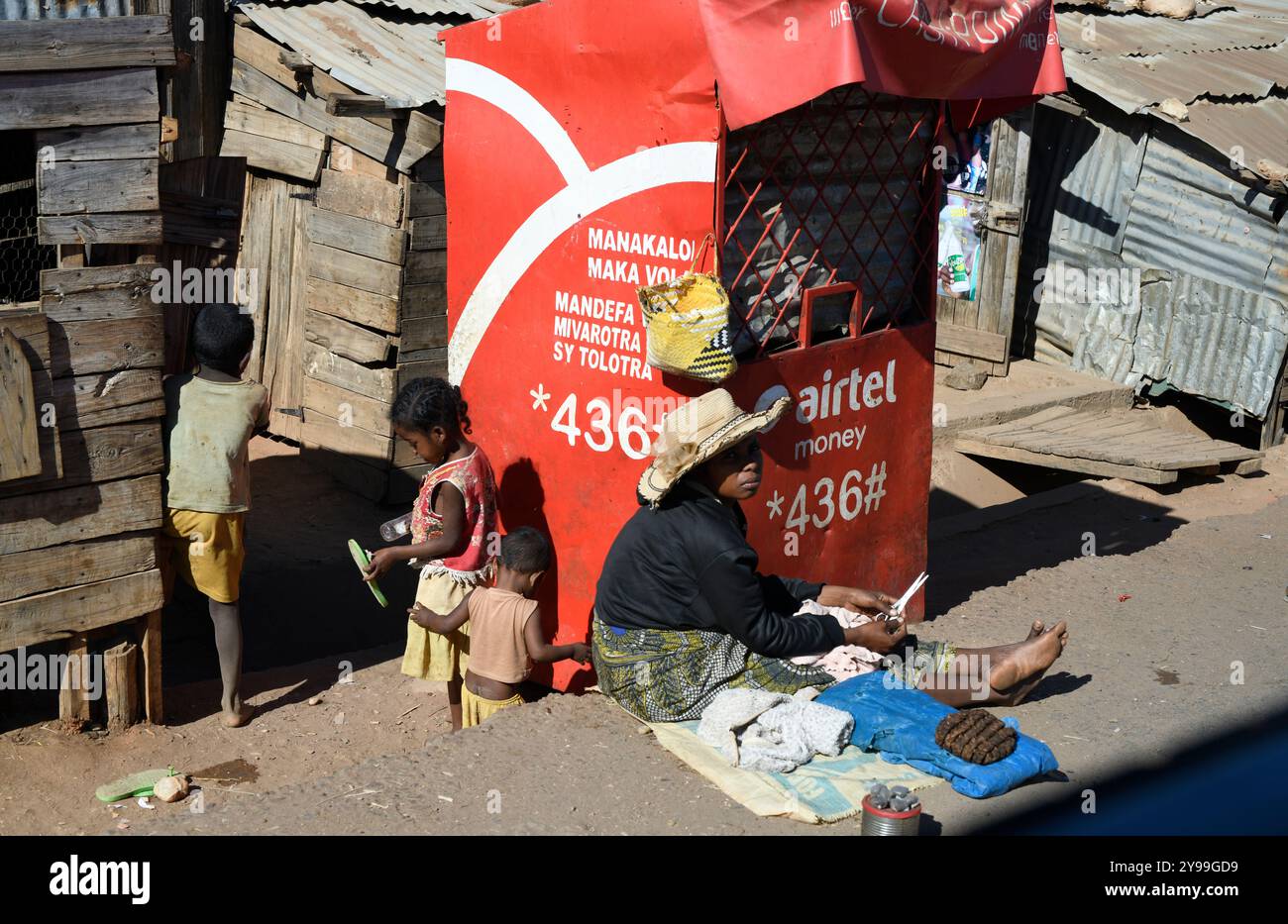 Ilakaka Stadt, Straßenmarkt. Region Ihorombe, Madagaskar. Stockfoto