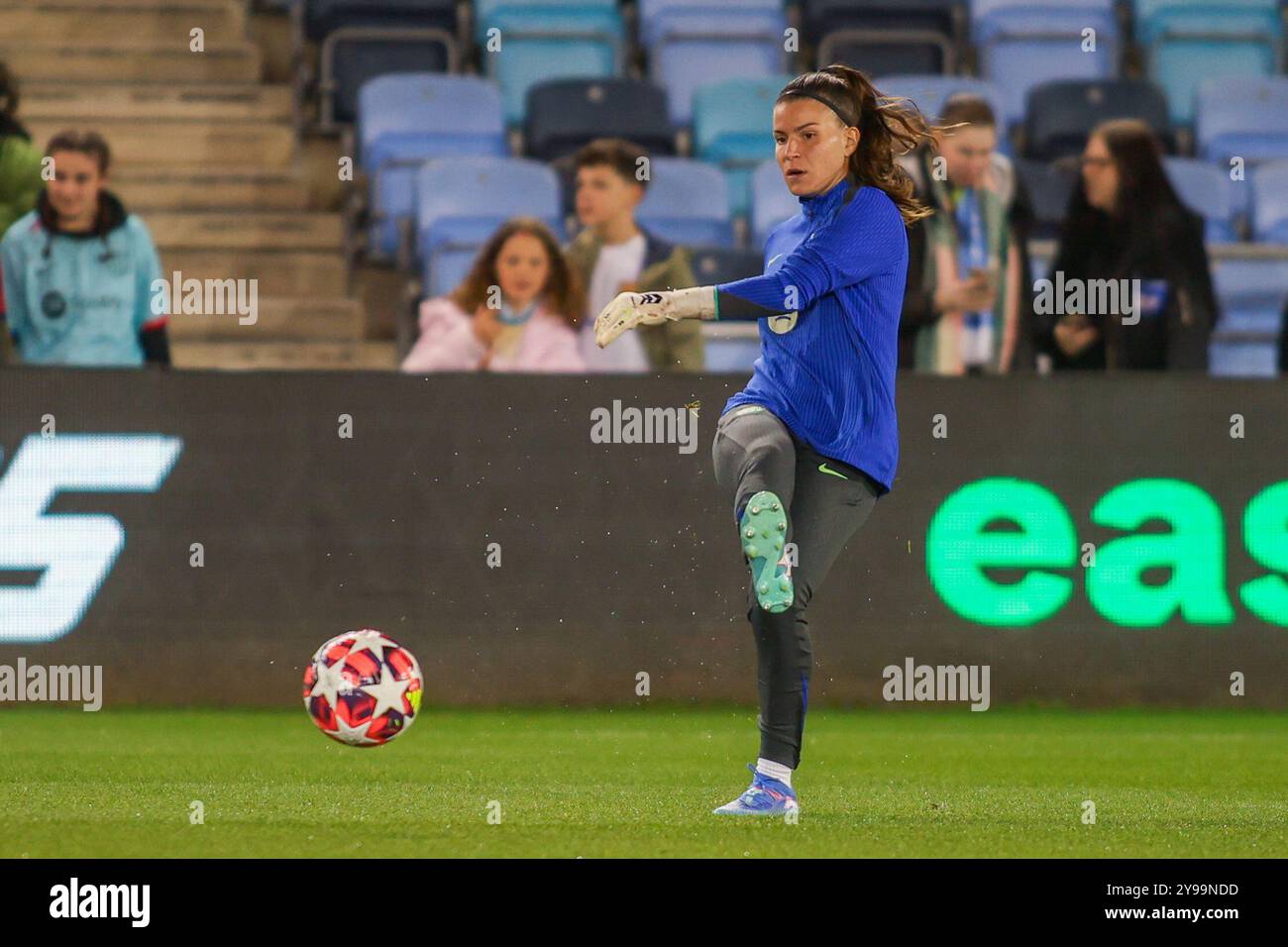 Manchester, Großbritannien. Oktober 2024. Manchester, England, 9. Oktober 2024: Gemma Font (1 FC Barcelona) während des Spiels der UEFA Women's Champions League zwischen Manchester City und Barcelona im Joie Stadium in Manchester, England (Alexander Canillas/SPP) Credit: SPP Sport Press Photo. /Alamy Live News Stockfoto