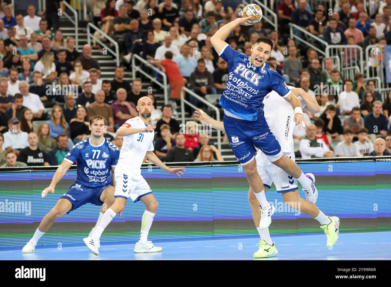 Zagreb, Kroatien. Oktober 2024. ZAGREB, KROATIEN - 9. OKTOBER: Lazar Kukic von Pick Szeged während des Spiels der EHF Champions League Group Phase zwischen HC Zagreb und OTP Bank - Pick Szeged in der Arena Zagreb am 9. Oktober 2024 in Zagreb, Kroatien. Foto: Matija Habljak/PIXSELL Credit: Pixsell/Alamy Live News Stockfoto