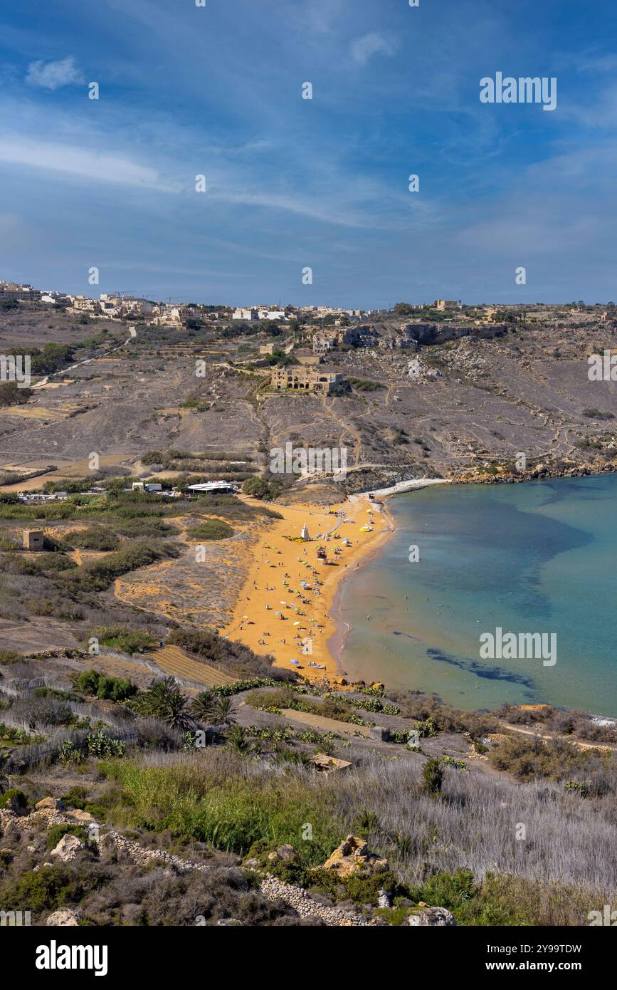 Ramla Bay auf der Insel Gozo, Malta mit Blick vom Hügel. Stockfoto
