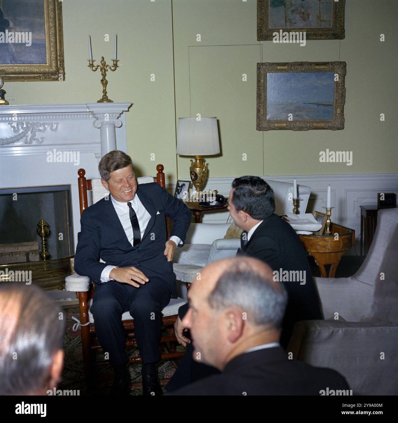 US-Präsident John F. Kennedy trifft mit Andrej Gromyko, Außenminister der Sowjetunion, Oval Office, Weißes Haus, Washington, D.C. USA, Abbie Rowe, Fotos des Weißen Hauses, 6. Oktober 1961 Stockfoto