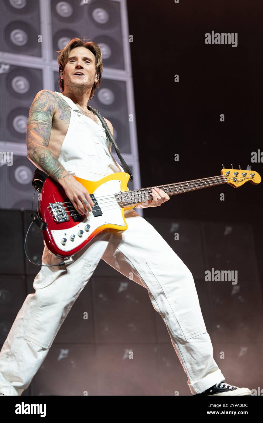 Dougie Poynter von McFly während ihres 21st Birthday Parties Konzerts im O2, London Stockfoto