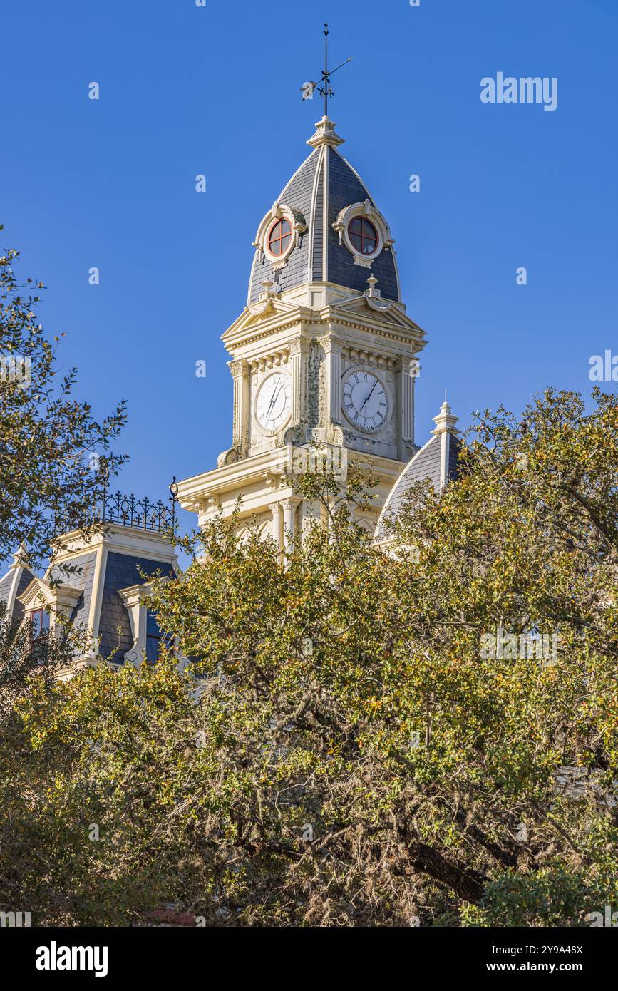 Goliad, Texas, Usa. Uhrenturm am Goliad County Courthouse. Stockfoto