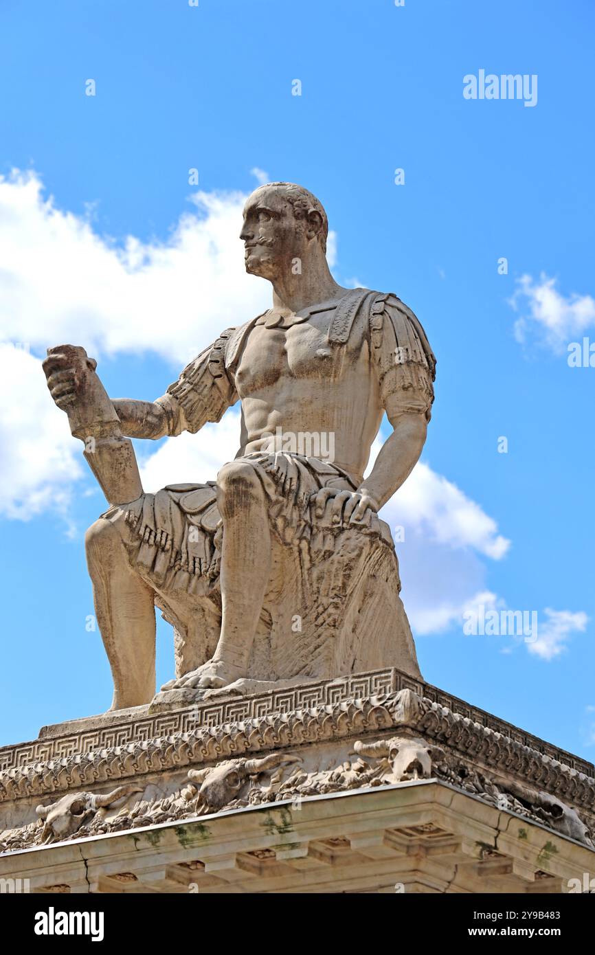 Statue von Giovanni delle Bande Nere von Baccio Bandinelli im Auftrag von Cosimo Medici I auf der Piazza San Lorenzo in Florenz Italien. Stockfoto