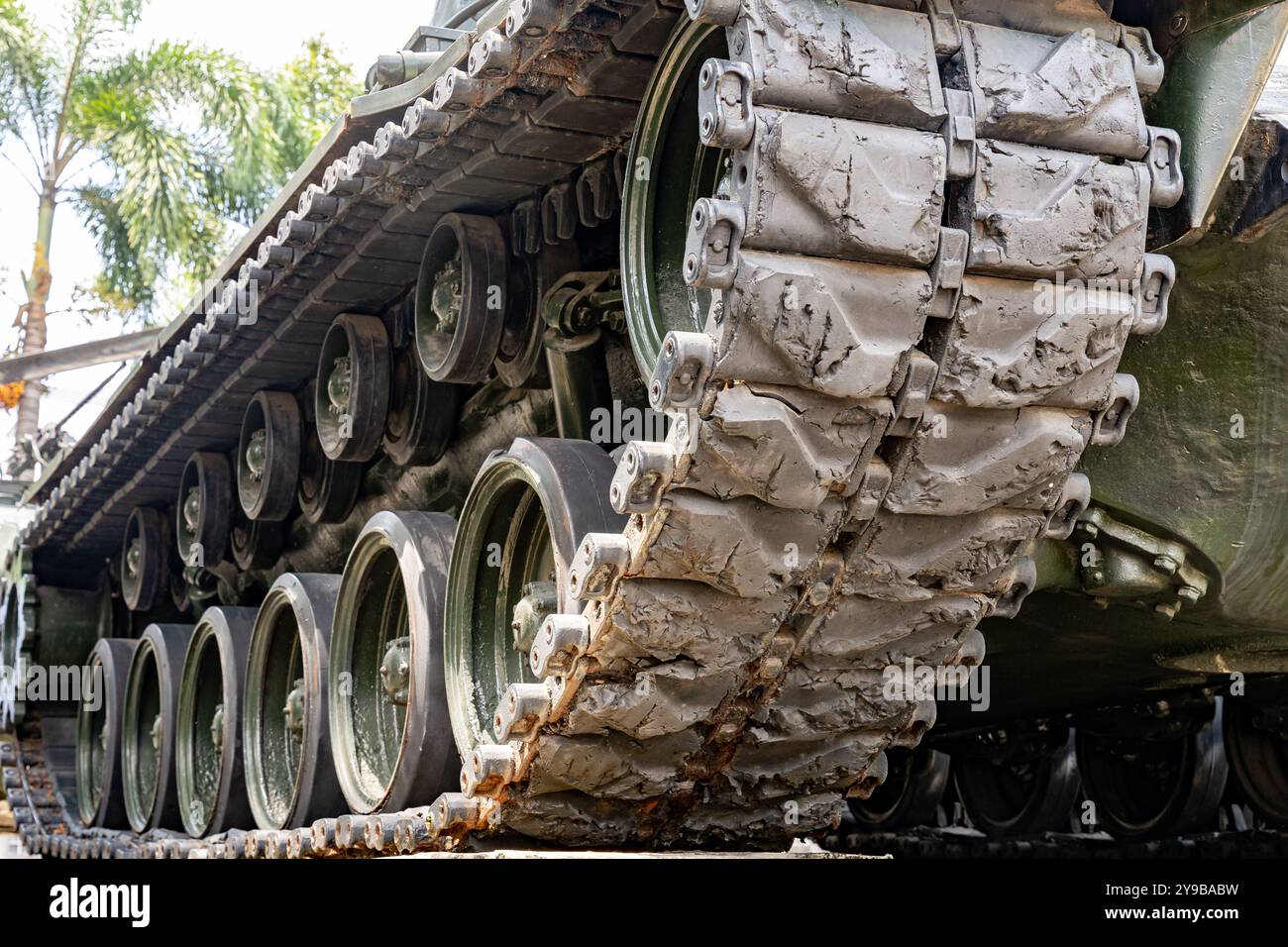 Alte Panzerspuren aus der Nähe in Vietnam Stockfoto