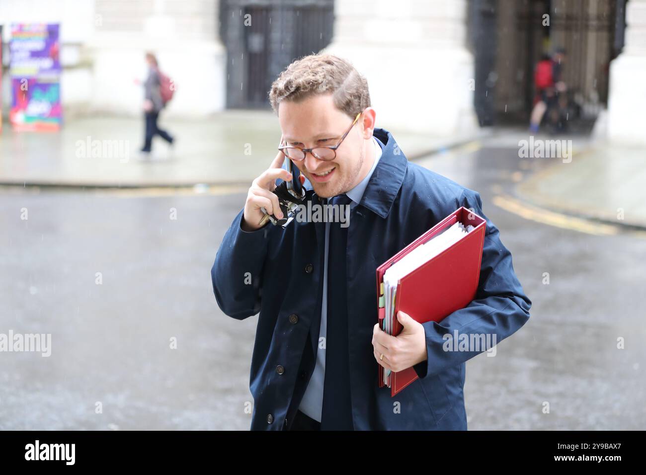 London, Vereinigtes Königreich. 8. Oktober 2024. Darren Jones Abgeordneter, Chief Secretary of the Treasury, kommt zur Kabinettssitzung. Stockfoto