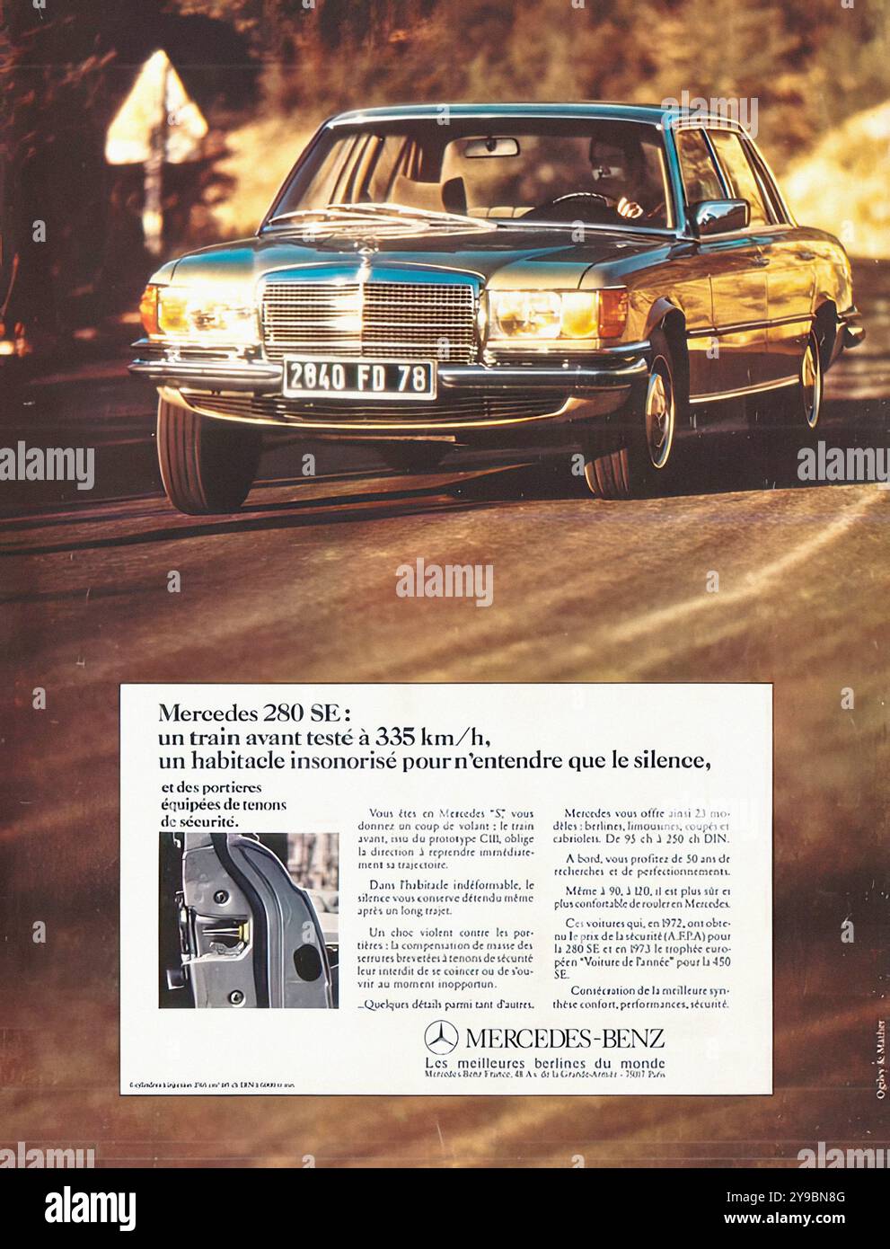 1974 Mercedes 280 SE – Werbung für französische Vintage-Pressekraftwagen Stockfoto