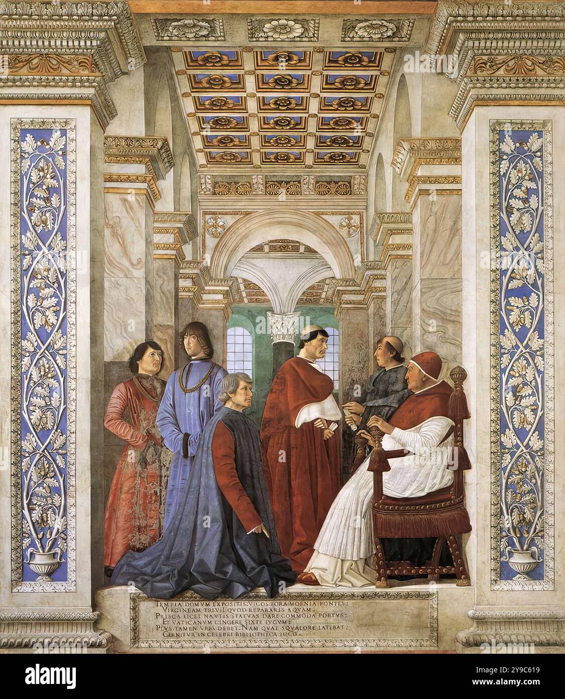 MELOZZO da FORLI (* 1438, Forli, d. 1494, Forli Stiftung der Bibliothek 1477 Fresco Pinacoteca, Vatikan das Fresko repräsentiert das historische Ereignis der Gründung der Bibliothek im Jahr 1475 und die Nominierung ihres ersten Leiters, Bartolomeo Platina. Er kniet vor Papst Sixtus IV., der Kardinal neben ihm steht Giuliano della Rovere, der zukünftige Papst Julius II. Neben dem Thron steht der Apostolische Protonotar Raffaello Riario, hinter Platina Girolamo Riario und Giovanni della Rovere. Platina zeigt mit dem Finger auf die lateinische Inschrift unten. Stockfoto