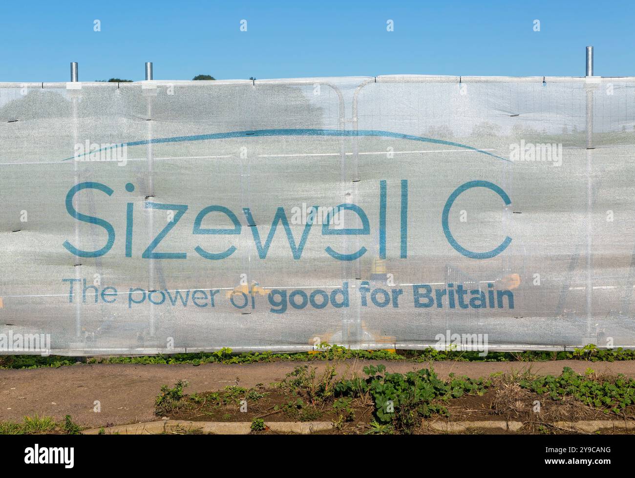 Sizewell C Kraftwerk Baustelle Bildschirm für Personal Park and Ride Site, Wickham Market, Suffolk, England, Großbritannien Stockfoto