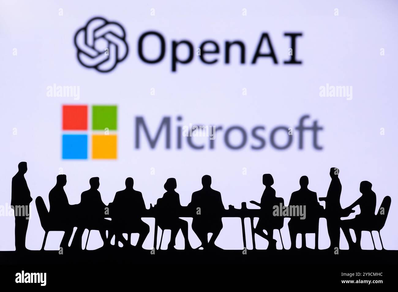 SAN FRANCISCO, USA, 10. OKTOBER 2024: Offenes AI und Microsoft CEO Business und visionäres Meeting. Wichtige Entscheidungsträger versammelten sich in einem Konferenzraum Stockfoto