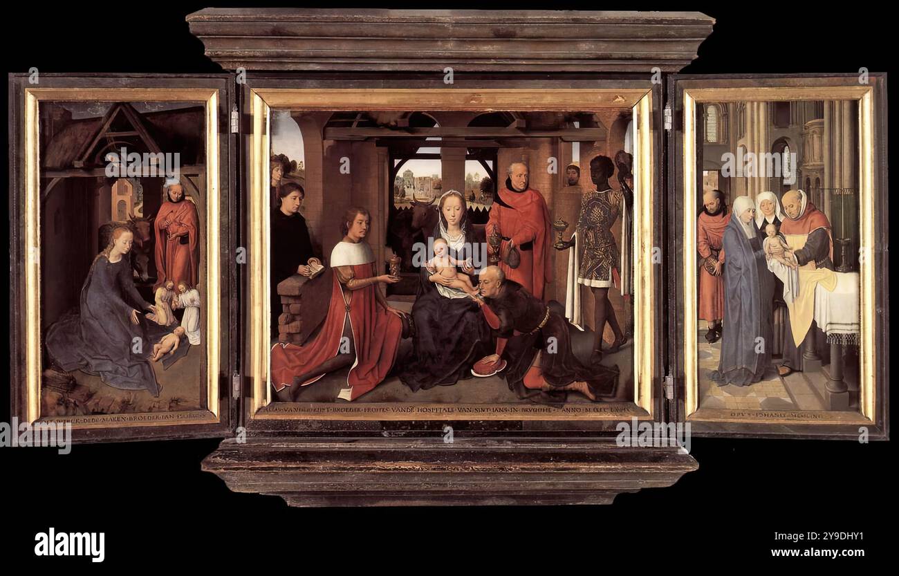 MEMLING, Hans (*ca. 1440, Seligenstadt, d. 1494, Brügge) Triptychon Jan Floreins 1479 Öl auf Eichenplatte, 46,3 x 57,4 cm (Mitteltafel), 48 x 25 cm (jeder Flügel) Memlingmuseum, Sint-Janshospitaal, Brügge dieses kleine Triptychon ist eine kleinere Version des großen Altaraufsatzes zum gleichen Thema im Prado, der sieben Jahre früher gemalt wurde. Noch mehr als in diesem Werk nahm Memling als Grundlage für die architektonische Inszenierung die Hauptszene von Rogier van der Weydens Columba-Altaraufsatz. Die Handlung entfaltet sich in einer rechteckigen Ruine, die in der Mitte durch einen Doppelbogen zu einem Vorläufer geteilt wird Stockfoto