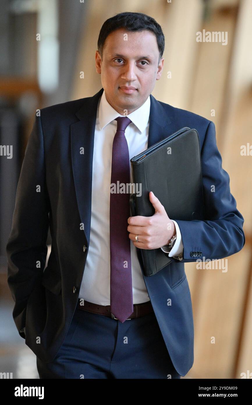 Edinburgh Schottland, Vereinigtes Königreich 10. Oktober 2024. Anas Sarwar im schottischen Parlament für erste Ministerfragen. Credit sst/alamy Live News Stockfoto Edinburgh Schottland, Vereinigtes Königreich 10. Oktober 2024. Anas Sarwar im schottischen Parlament für erste Ministerfragen. Credit sst/alamy Live News Stockfoto
