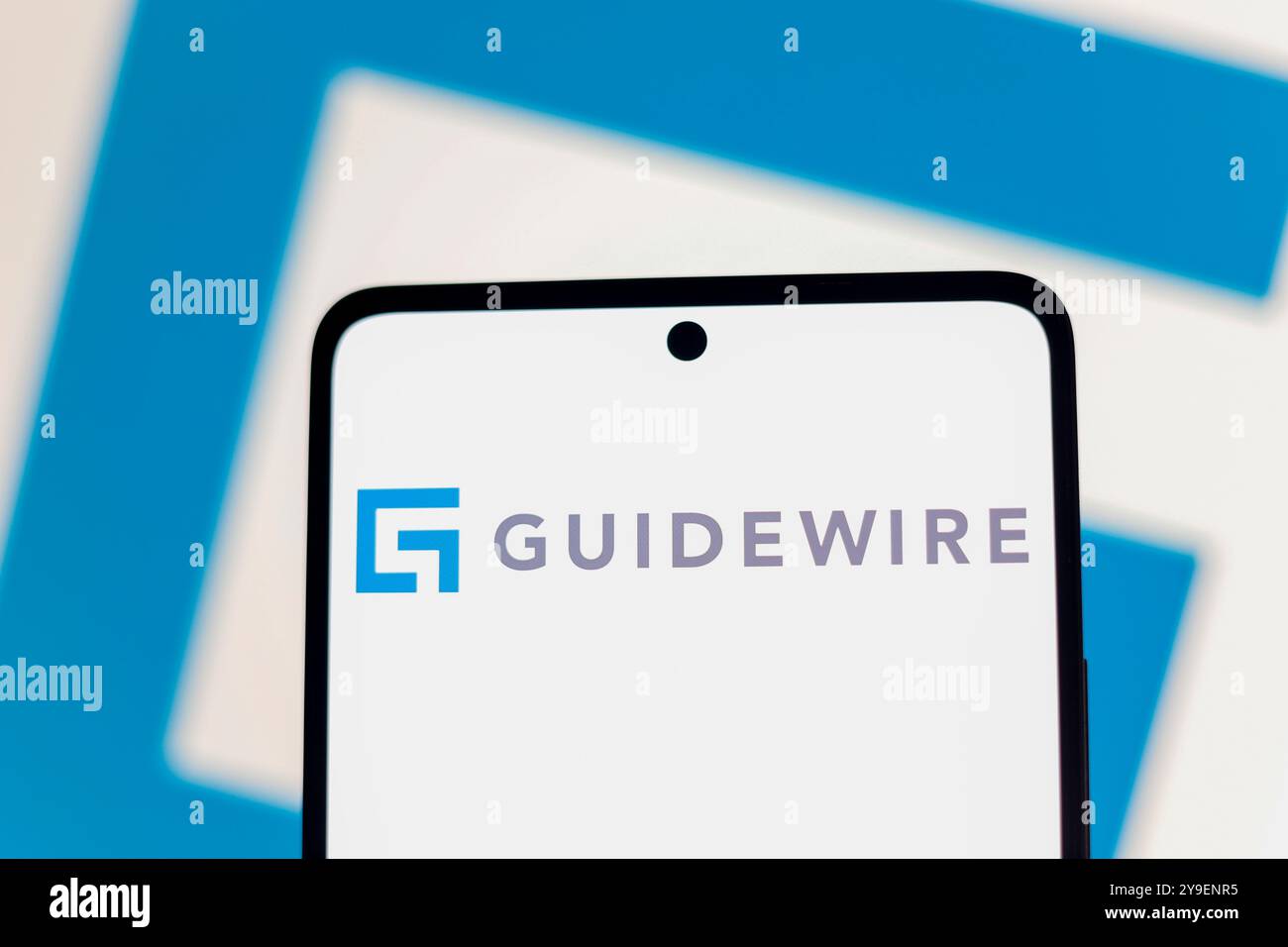 September 2024, Paraguay. In dieser Abbildung wird das Logo von Guidewire Software, Inc. Auf einem Smartphone-Bildschirm angezeigt Stockfoto