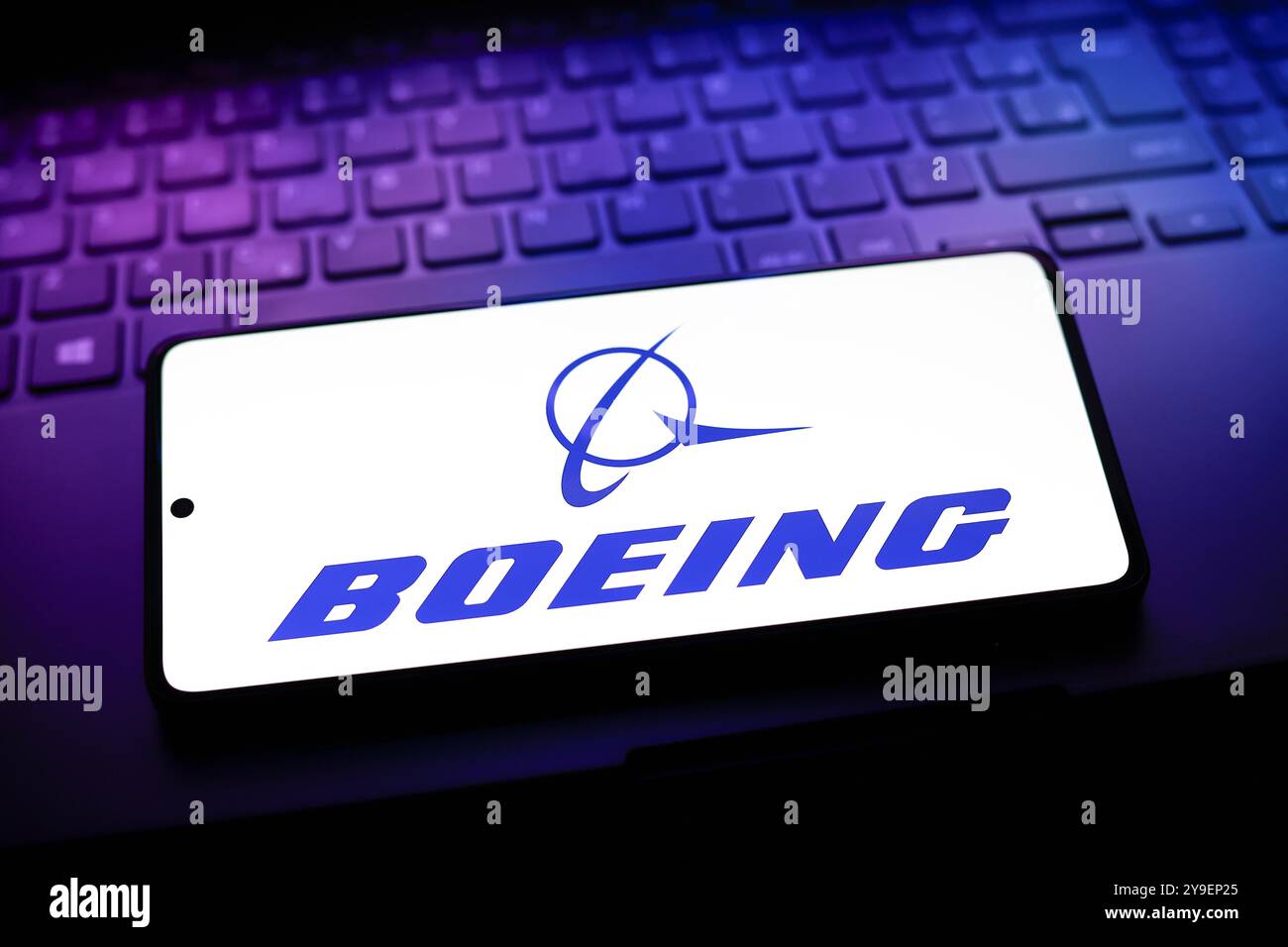September 2024, Paraguay. In dieser Abbildung wird das Logo der Boeing Company auf einem Smartphone-Bildschirm angezeigt Stockfoto