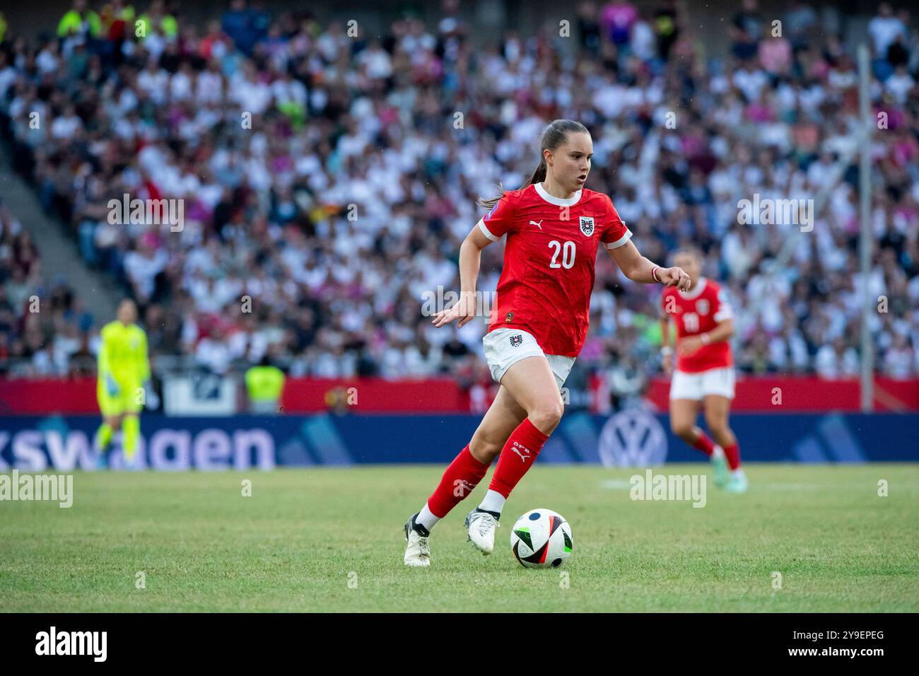 Lilli Purtscheller (Oesterreich, #20) am Ball, GER, Deutschland (GER) vs Oesterreich (AUT), DFB Frauen Nationalmannschaft, UEFA Frauen Fussball Frauen Euro 2025 Qualifikation, 6. Spieltag, 16.07.2024 Foto: Eibner-Pressefoto/Michael Memmler Stockfoto