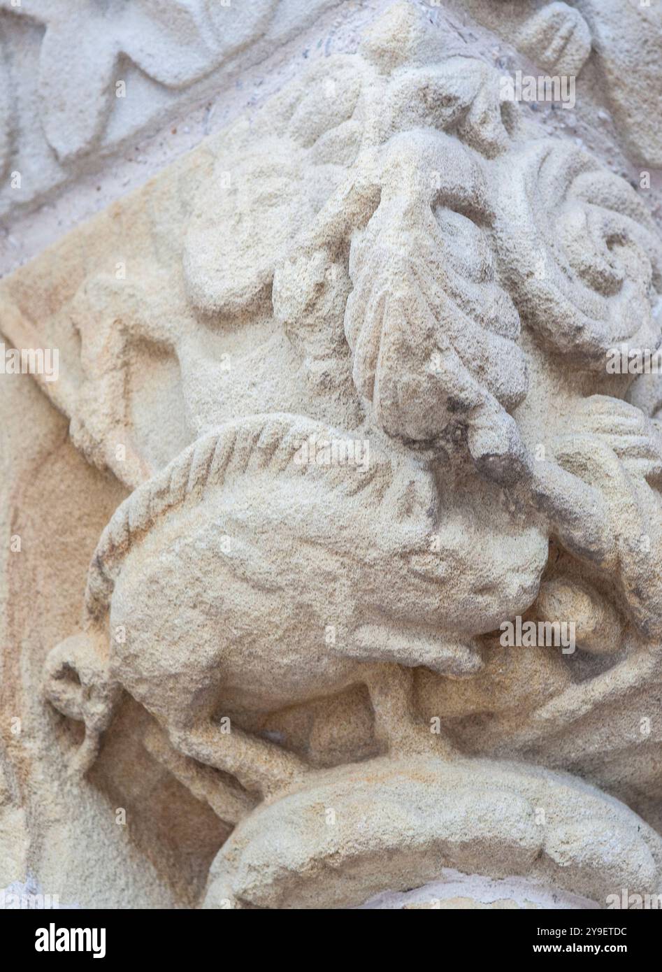 Villaviciosa, Asturien. Übergangskirche aus dem 13. Jahrhundert zwischen Romanik und Gotik. Santa Maria de la Oliva Stockfoto
