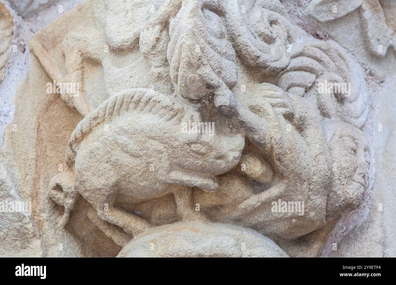 Villaviciosa, Asturien. Übergangskirche aus dem 13. Jahrhundert zwischen Romanik und Gotik. Santa Maria de la Oliva Stockfoto